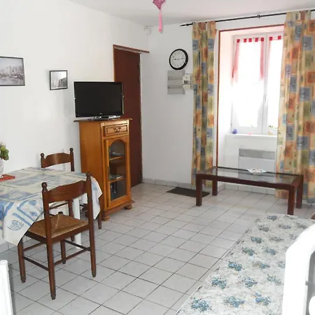 Gites De *