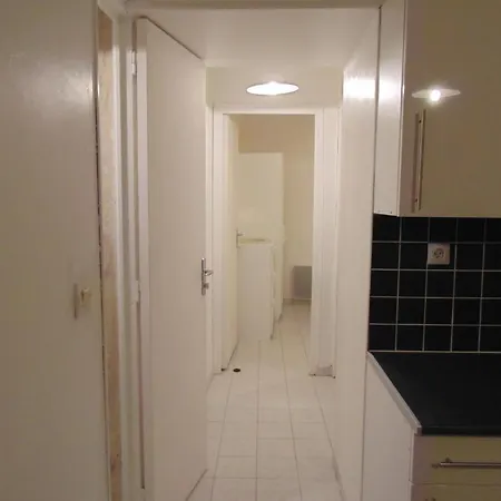 Holiday home Gites De Port-en-Bessin-Huppain