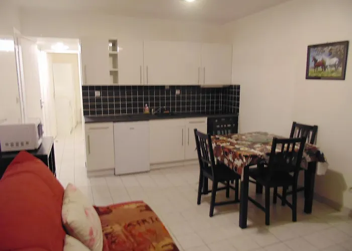 Gites De בית נופש פורט-אן-בסאן-אופאן