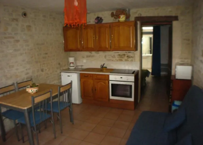 Gites De בית נופש פורט-אן-בסאן-אופאן